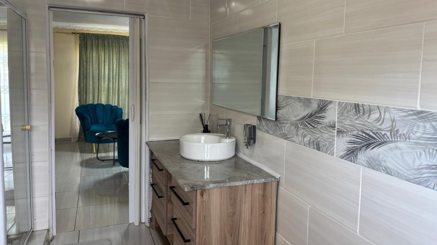 7 Bedroom Property for Sale in Mogwase Unit 4 North West